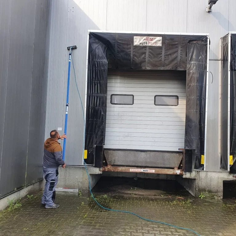 Albersdorf, Holstein Albsfelde Alkersum Almdorf Alt Bennebek Alt Duvenstedt Alt Mölln Altenhof bei Eckernförde Altenholz Altenkrempe Altenmoor Alveslohe Ammersbek Appen, Kreis Pinneberg Arkebek Arlewatt Armstedt Arnis Arpsdorf Ascheberg (Holstein) Ascheffel Aukrug Aumühle bei Hamburg Ausacker Auufer Aventoft Averlak Aasbüttel Achterwehr Achtrup Aebtissinwisch Agethorst Ahlefeld-Bistensee Ahneby Ahrensbök Ahrensburg Ahrenshöft Ahrenviöl Ahrenviölfeld Bad Bramstedt Bad Oldesloe Bad Schwartau Bad Segeberg Badendorf, Holstein Bahrenfleth Bahrenhof, Holstein Bäk bei Ratzeburg Bälau Bargenstedt Bargfeld-Stegen Bargstall Bargstedt, Holstein Bargteheide Bargum Bark bei Bad Segeberg Barkelsby Barkenholm, Holstein Barlt Barmissen Barmstedt Barnitz, Trave Barsbek Barsbüttel Basedow, Kreis Herzogtum Lauenburg Basthorst, Kreis Herzogtum Lauenburg Bebensee Behlendorf Behrendorf bei Husum Behrensdorf (Ostsee) Beidenfleth Bekdorf bei Wilster Bekmünde Belau bei Wankendorf Beldorf Bendfeld Bendorf, Holstein Bergenhusen Bergewöhrden Beringstedt Berkenthin Beschendorf Besdorf Besenthal Bevern, Holstein Bilsen Bimöhlen Bissee Blekendorf Bliestorf Blomesche Wildnis Blumenthal, Holstein Blunk Böel, Angeln Bohmstedt Böhnhusen Bokel bei Elmshorn Bokel bei Rendsburg Bokelrehm Bokholt-Hanredder Bokhorst bei Schenefeld Böklund Boksee Bollingstedt Bondelum Bönebüttel Bönningstedt Boostedt Bordelum Bordesholm Boren Borgdorf-Seedorf Borgstedt bei Rendsburg Borgsum Borgwedel Börm bei Schleswig Bornholt, Holstein Bornhöved Börnsen Borsfleth Borstel bei Neumünster Borstel-Hohenraden Borstorf Bosau Bosbüll Bösdorf bei Plön Bothkamp Bovenau Böxlund Braak bei Hamburg Braderup bei Niebüll Brammer bei Rendsburg Bramstedtlund Brande-Hörnerkirchen Brebel Bredenbek bei Rendsburg Bredstedt Breiholz Breitenberg bei Itzehoe Breitenburg Breitenfelde, Kreis Herzogtum Lauenburg Brekendorf Breklum Brickeln Brinjahe Brodersby bei Kappeln, Schlei Brodersby bei Schleswig Brodersdorf Brokdorf, Holstein Brokstedt Bröthen, Kreis Herzogtum Lauenburg Brügge, Holstein Brunsbek Brunsbüttel Brunsmark Brunstorf, Kreis Herzogtum Lauenburg Büchen, Lauenburg Buchholz, Dithmarschen Buchholz bei Ratzeburg Buchhorst, Kreis Herzogtum Lauenburg Büdelsdorf Bühnsdorf Bullenkuhlen Bünsdorf Bunsoh, Dithmarschen Burg (Dithmarschen) Busdorf bei Schleswig Busenwurth Büsum Büsumer Deichhausen Büttel, Westholst Christiansholm Christinenthal, Holstein Dagebüll Dägeling Dahme, Holstein Dahmker Daldorf Dalldorf, Kreis Herzogtum Lauenburg Damendorf Damlos Dammfleth Damp Damsdorf, Kreis Segeberg Dänischenhagen Dannau, Kreis Plön Dannewerk Dassendorf Dätgen Delingsdorf Dellstedt Delve, Holstein Dersau, Kreis Plön Diekhusen-Fahrstedt Dingen, Dithmarschen Dobersdorf, Holstein Dollerup Dollrottfeld D örnick Dörphof Dörpling Dörpstedt bei Schleswig Drage, Nordfriesland Drage bei Hohenaspe Dreggers Drelsdorf Düchelsdorf Dunsum Duvensee Eckernförde Ecklak Eddelak Eggebek Eggstedt, Holstein Ehndorf Einhaus bei Ratzeburg Eisendorf, Holstein Ekenis Elisabeth-Sophien-Koog Ellerau, Holstein Ellerbek, Kreis Pinneberg Ellerdorf Ellerhoop Ellhöft Ellingstedt Elmenhorst, Kreis Herzogtum Lauenburg Elmenhorst, Kreis Stormarn Elmshorn Elpersbüttel Elsdorf-Westermühlen Elskop Embühren Emkendorf bei Rendsburg Emmelsbüll-Horsbüll Enge-Sande Engelbrechtsche Wildnis Epenwöhrden Erfde Escheburg Esgrus Eutin HH Bereich Hamburg-Altstadt, Billbrook, Billstedt, Borgfelde, Finkenwerder, HafenCity, Hamm, Hammerbrook, Horn, Kleiner Grasbrook, Neustadt, Neuwerk (Exklave), Rothenburgsort, St. Georg, St. Pauli, Steinwerder, Veddel, Waltershof, Wilhelmsburg, Altona-Altstadt, Altona-Nord, Bahrenfeld, Blankenese, Groß Flottbek, Iserbrook, Lurup, Nienstedten, Osdorf, Othmarschen, Ottensen, Rissen, Sternschanze, Sülldorf, Andervenne, Beesten, Börger, Dersum, Dohren, Esterwegen, Fresenburg, Gersten, Handrup, Haselünne, Herzlake, Hüven, Kluse, Lahn, Lehe, Lingen, Lünne Fahrdorf Fahren, Holstein Fahrenkrug Fargau-Pratjau Fedderingen Fehmarn Felde, Holstein Feldhorst Felm Fiefbergen Fitzbek Fitzen Fleckeby Flensburg Flintbek Fockbek Föhrden-Barl Fredeburg bei Ratzeburg Fredesdorf Freienwill bei Flensburg Fresendelf Frestedt Friedrich-Wilhelm-Lübke-Koog Friedrichsgabekoog Friedrichsgraben Friedrichsholm Friedrichskoog, Dithmarschen Friedrichstadt an der Eider Fuhlendorf bei Wiemersdorf Fuhlenhagen Galmsbüll Gammelby bei Eckernförde Garding Garding, Kirchspiel Gaushorn Geesthacht Gelting, Angeln Geltorf Geschendorf Gettorf Giekau Giesensdorf bei Ratzeburg Glasau Glinde, Kreis Stormarn Glücksburg (Ostsee) Glückstadt Glüsing, Dithmarschen Gnutz Göhl Gokels Goldebek, Nordfriesland Goldelund Göldenitz bei Berkenthin Goltoft Gönnebek Goosefeld Göttin, Kreis Herzogtum Lauenburg Grabau bei Schwarzenbek Grabau, Kreis Stormarn Grambek Grande Grauel Grebin Gremersdorf, Holstein Grevenkop Grevenkrug Gribbohm Grinau Gröde, Hallig Grödersby Grömitz Grönwohld, Kreis Stormarn Groß Boden Groß Buchwald Groß Disnack Groß Grönau Groß Kummerfeld Groß Niendorf, Holstein Groß Nordende Groß Offenseth-Aspern Groß Pampau Groß Rheide Groß Rönnau Groß Sarau Groß Schenkenberg Groß Vollstedt Groß Wittensee Großbarkau Großenaspe Großenbrode Großenrade Großensee, Kreis Stormarn Großenwiehe Großhansdorf Großharrie Großsolt Grothusenkoog Grove Groven, Dithmarschen Grube, Holstein Grundhof bei Flensburg Güby Gudendorf, Holstein Gudow, Kreis Herzogtum Lauenburg Gülzow, Kreis Herzogtum Lauenburg Güster Haale Haby Hadenfeld Hagen bei Bad Bramstedt Hooge, Hallig Halstenbek, Holstein Hamberge, Holstein Hamdorf bei Rendsburg Hamfelde (Herzogtum Lauenburg) Hamfelde in Holstein (Kreis Stormarn) Hammoor bei Ahrensburg Hamwarde Hamweddel Handewitt Hanerau-Hademarschen Hardebek Harmsdorf bei Ratzeburg Harmsdorf, Holstein Harrislee Hartenholm Haselau Haseldorf Haselund Hasenkrug bei Brokstedt Hasenmoor Hasloh Hasselberg, Ostsee Haßmoor Hattstedt Hattstedtermarsch Havekost bei Schwarzenbek Havetoft Havetoftloit Hedwigenkoog Heede bei Barmstedt Heide / Holstein Heidekamp Heidgraben Heidmoor, Holstein Heidmühlen, Holstein Heikendorf Heiligenhafen, Holstein Heiligenstedten Heiligenstedtenerkamp Heilshoop Heinkenborstel Heist Helgoland Hellschen-Heringsand-Unterschaar Helmstorf bei Lütjenburg Helse Hemdingen Hemme, Holstein Hemmingstedt Hennstedt / Dithmarschen Hennstedt bei Itzehoe Henstedt-Ulzburg Heringsdorf, Holstein Herzhorn, Holstein Hetlingen Hillgroven Hingstheide Hitzhusen Hochdonn Hodorf Hoffeld bei Bordesholm Högel Högersdorf Högsdorf Hohenaspe Hohenfelde bei Kiel Hohenfelde bei Elmshorn Hohenfelde, Kreis Stormarn Hohenhorn Hohenlockstedt Hohenwestedt Hohn bei Rendsburg Höhndorf Hohwacht (Ostsee) Hoisdorf Hollenbek, Kreis Herzogtum Lauenburg Hollingstedt bei Delve Hollingstedt bei Schleswig Holm bei Süderlügum Holm, Kreis Pinneberg Holstenniendorf Holt bei Medelby Holtsee Holzbunge Holzdorf bei Eckernförde Honigsee Hornbek Hörnum (Sylt) Horst, Kreis Herzogtum Lauenburg Horst (Holstein) Horstedt bei Husum Hörsten bei Rendsburg Hörup Hövede Hude bei Husum Huje Hummelfeld Humptrup Hürup Husby bei Flensburg Hüsby Husum, Nordsee Hüttblek Hütten bei Ascheffel Idstedt Immenstedt bei Albersdorf Immenstedt, Nordfriesland Itzehoe Itzstedt Jagel bei Schleswig Jahrsdorf, Holstein Janneby Jardelund Jerrishoe Jersbek Jevenstedt Joldelund Jörl Jübek Juliusburg HH Bereich Eidelstedt, Eimsbüttel, Harvestehude, Hoheluft-West, Lokstedt, Niendorf, Rotherbaum, Schnelsen, Stellingen, Alsterdorf, Barmbek-Nord, Barmbek-Süd, Dulsberg, Eppendorf, Fuhlsbüttel, Groß Borstel, Hohenfelde, Hoheluft-Ost, Langenhorn, Ohlsdorf, Uhlenhorst, Winterhude, Bergstedt, Bramfeld, Duvenstedt, Eilbek, Farmsen-Berne, Hummelsbüttel, Jenfeld, Lemsahl-Mellingstedt, Marienthal, Poppenbüttel, Rahlstedt, Messingen, Neulehe, Oberlangen, Rastdorf, Rhede, Schapen, Spahnharrenstätte, Stavern, Sustrum, Twist, Walchum, Werpeloh, Wippingen, Bawinkel, Bockhorst, Breddenberg, Holland Niederlande Kiel Kaaks Kabelhorst Kaisborstel Kaiser-Wilhelm-Koog Kaltenkirchen, Holstein Kalübbe, Holstein Kampen (Sylt) Kankelau Kappeln, Schlei Karby, Schwansen Karlum Karolinenkoog Kasseburg bei Trittau Kasseedorf Kastorf, Holstein Katharinenheerd Kattendorf Kayhude Kellenhusen (Ostsee) Kellinghusen Kiebitzreihe Kiesby Kirchbarkau Kirchnüchel Kisdorf, Holstein Kittlitz bei Ratzeburg Klamp Klanxbüll Klappholz Klein Barkau Klein Bennebek Klein Gladebrügge Klein Nordende Klein Offenseth-Sparrieshoop Klein Pampau Klein Rheide Klein Rönnau Klein Wesenberg Klein Wittensee Klein Zecher Klempau Kletkamp Kleve, Dithmarschen Kleve bei Itzehoe Klinkrade, Kreis Herzogtum Lauenburg Klixbüll Koberg, Kreis Herzogtum Lauenburg Köhn Koldenbüttel Kolkerheide Kollmar Kollmoor bei Itzehoe Kölln-Reisiek Kollow, Kreis Herzogtum Lauenburg Königshügel Kosel bei Eckernförde Köthel (Herzogtum Lauenburg) Köthel (Stormarn) Kotzenbüll Krempdorf Krempe, Holstein Krempel, Holstein Kremperheide Krempermoor Krems II Krogaspe Krokau Kronprinzenkoog Kronsgaard Kronshagen Kronsmoor bei Westermoor Kropp bei Schleswig Kröppelshagen-Fahrendorf Krukow, Kreis Herzogtum Lauenburg Krummbek, Holstein Krummendiek Krummesse Krummwisch Krumstedt Krüzen Kuddewörde Kuden Kudensee Kühren bei Preetz Kühsen Kükels Kulpin bei Ratzeburg Kummerfeld bei Pinneberg Lübeck Labenz Laboe Ladelund Lägerdorf Lammershagen, Holstein Landrecht Landscheide bei Sankt Margarethen Langballig Langeln, Kreis Pinneberg Langeneß Langenhorn bei Husum Langenlehsten Langstedt Langwedel, Holstein Lankau Lanze, Kreis Herzogtum Lauenburg Lasbek, Kreis Stormarn Latendorf Lauenburg / Elbe Lebrade Leck Leezen, Holstein Lehe, Dithmarschen Lehmkuhlen bei Preetz Lehmrade, Holstein Lensahn Lentföhrden Lexgaard Lieth Linau Lindau bei Kiel Linden, Holstein Lindewitt List, Sylt Lockstedt, Holstein Lohbarbek Lohe-Föhrden Lohe-Rickelshof Loit Looft Loop, Holstein Loose bei Eckernförde Löptin Lottorf Löwenstedt Lüchow bei Sandesneben Luhnstedt Lunden, Holstein Lürschau Lütau Lütjenburg, Holstein Lütjenholm Lütjensee Lütjenwestedt Lutterbek Lutzhorn Maasbüll bei Flensburg Maasholm Malente Manhagen bei Lensahn Marne, Holstein Marnerdeich Martensrade Mechow bei Ratzeburg Meddewade Medelby Meezen Meggerdorf Mehlbek Meldorf (Holstein) Melsdorf Meyn Midlum, Föhr Mielkendorf Mildstedt Möhnsen Mohrkirch Molfsee Mölln, Kreis Herzogtum Lauenburg Mönkeberg Mönkhagen Mönkloh Moordiek bei Westermoor Moorhusen bei Wilster Moorrege bei Uetersen Mörel bei Hohenwestedt Mözen Mucheln Mühbrook Mühlenbarbek Mühlenrade Munkbrarup Münsterdorf Müssen, Kreis Herzogtum Lauenburg Mustin bei Ratzeburg Nahe Nebel, Amrum Negenharrie Negernbötel Nehms Nehmten Neritz bei Bad Oldesloe Nettelsee Neu Duvenstedt Neuberend Neudorf-Bornstein Neuenbrook, Holstein Neuendeich bei Uetersen Neuendorf bei Elmshorn Neuendorf-Sachsenbande Neuengörs Neuenkirchen, Dithmarschen Neufeld, Dithmarschen Neufelderkoog Neukirchen bei Niebüll Neukirchen bei Oldenburg in Holstein Neumünster, Holstein Neustadt in Holstein Neuwittenbek Neversdorf Nieblum Niebüll (Schleswig) Nieby bei Gelting, Angeln Nienborstel Nienbüttel bei Wacken Niendorf bei Berkenthin Niendorf / Stecknitz Nienwohld Niesgrau Nindorf bei Meldorf Nindorf bei Neumünster Noer Norddeich, Dithmarschen Norddorf, Amrum Norderbrarup Norderfriedrichskoog Norderheistedt Nordermeldorf Norderstapel Norderstedt Norderwöhrden Nordhackstedt Nordhastedt Nordstrand Norstedt HH Bereich Sasel, Steilshoop, Tonndorf, Volksdorf, Wandsbek, Wellingsbüttel, Wohldorf-Ohlstedt, Allermöhe, Altengamme, Bergedorf, Billwerder, Curslack, Kirchwerder, Lohbrügge, Moorfleet, Neuallermöhe, Neuengamme, Ochsenwerder, Reitbrook, Spadenland, Tatenberg, Altenwerder, Cranz, Eißendorf, Francop, Gut Moor, Harburg, Hausbruch, Heimfeld, Langenbek, Marmstorf, Moorburg, Neuenfelde, Dörpen, Emsbüren, Freren, Geeste, Groß Berßen, Haren, Heede, Hilkenbrook, Klein Berßen, Lähden, Langen, Lengerich, Lorup, Meppen, Neubörger, Niederlangen Nortorf bei Neumünster Nortorf bei Wilster Nottfeld Ostdeutschland Neumünster Niebüll Schleswig Brandenburg Mecklenburg-Vorpommern Sachsen Sachsen-Anhalt Thüringen Nusse Kiel Husum Annaburg Dithmarschen Rendsburg Tönning Schleswig Bredstedt Nordfriesland Hamburg Scheessel Mecklenburg Nübbel bei Rendsburg Nübel bei Schleswig Nusse Nutteln, Holstein Nützen Ockholm Odderade Oelixdorf Oering, Holstein Oersberg Oersdorf bei Neumünster Oeschebüttel Oesterdeichstrich Oesterwurth Oevenum Oeversee Offenbüttel Oldenborstel Oldenburg in Holstein Oldenbüttel bei Hanerau-Hademarschen Oldendorf, Holstein Oldenhütten Oldenswort Oldersbek Olderup Oldsum Osdorf bei Kiel Ostenfeld (Husum) Ostenfeld (Rendsburg) Oster-Ohrstedt Osterby bei Eckernförde Osterby bei Medelby Osterhever Osterhorn Osterrade, Dithmarschen Osterrönfeld Osterstedt Ostrohe Oststeinbek Ottenbüttel Ottendorf bei Kiel Owschlag Padenstedt Pahlen Panker Panten Passade Peissen, Holstein Pellworm Pinneberg Plön / Holstein Pogeez Poggensee bei Nusse Pohnsdorf bei Preetz Pölitz, Kreis Stormarn Pommerby bei Gelting, Angeln Poppenbüll Pöschendorf Postfeld Poyenberg Prasdorf Preetz, Holstein Prinzenmoor Prisdorf Probsteierhagen Pronstorf Puls Quarnbek Quarnstedt bei Wrist Quern Quickborn, Dithmarschen Quickborn, Kreis Pinneberg Raa-Besenbek Rabel Rabenholz bei Gelting, Angeln Rabenkirchen-Faulück Rade bei Fitzbek Rade bei Hohenwestedt Rade bei Rendsburg Ramhusen Ramstedt, Nordfriesland Rantrum bei Husum Rantzau Rastorf, Holstein Ratekau Rathjensdorf Ratzeburg Rausdorf, Kreis Stormarn Reesdorf bei Kiel Reher, Holstein Rehhorst, Holstein Rehm-Flehde-Bargen Reinbek Reinfeld (Holstein) Reinsbüttel Rellingen Remmels Rendsburg Rendswühren Rethwisch bei Lägerdorf Rethwisch, Kreis Stormarn Reußenköge Rickert Rickling Riepsdorf Rieseby Ringsberg Risum-Lindholm Ritzerau Rodenäs Rodenbek bei Kiel Rohlstorf, Holstein Römnitz Rondeshagen Rosdorf, Holstein Roseburg Rüde bei Satrup Rügge Ruhwinkel Rumohr Rümpel Sahms Salem bei Ratzeburg Sandesneben Sankt Annen, Dithmarschen Sankt Margarethen Sankt Michaelisdonn Sankt Peter-Ording Sarlhusen Sarzbüttel Satrup Saustrup Schaalby Schacht-Audorf Schackendorf bei Bad Segeberg Schafflund Schafstedt, Dithmarschen Schalkholz Scharbeutz Schashagen Scheggerott Schellhorn bei Preetz Schenefeld bei Hamburg Schenefeld, Mittelholstein Schieren bei Bad Segeberg Schierensee, Holstein Schillsdorf Schinkel bei Gettorf Schiphorst Schlesen Schleswig Schlichting, Dithmarschen Schlotfeld Schmalensee Schmalfeld, Holstein Schmalstede Schmedeswurth Schmilau Schnakenbek Schnarup-Thumby Schönbek, Holstein Schönberg (Kreis Herzogtum Lauenburg) Schönberg (Holstein) Schönhorst, Holstein Schönkirchen, Holstein Schönwalde am Bungsberg Schretstaken Schrum, Dithmarschen Schuby bei Schleswig Schulendorf, Lauenburg Schülldorf Schülp, Dithmarschen Schülp bei Nortorf Schülp bei Rendsburg Schürensöhlen Schwabstedt Schwartbuck Schwarzenbek Schwedeneck Schwentinental Schwesing Schwissel Seedorf, Kreis Herzogtum Lauenburg Seedorf bei Bad Segeberg Seefeld bei Hanerau-Hademarschen Seester Seestermühe Seeth bei Husum Seeth-Ekholt Sehestedt, Eider Selent, Holstein Selk Seth, Holstein Siebenbäumen Siebeneichen, Kreis Herzogtum Lauenburg Siek, Kreis Stormarn Sierksdorf Sierksrade Sievershütten Sieverstedt Siezbüttel Silberstedt Silzen Simonsberg bei Husum Sirksfelde Sollerup Sollwitt Sommerland Sönnebüll Sophienhamm Sören Sörup Sprakebüll Stadum Stafstedt bei Rendsburg Stakendorf Stangheck Stapelfeld, Bezirk Hamburg Stedesand Steenfeld Stein bei Laboe Steinberg bei Flensburg Steinbergkirche Steinburg, Kreis Stormarn Steinfeld bei Schleswig Steinhorst, Kreis Herzogtum Lauenburg Stelle-Wittenwurth Sterley Sterup Stipsdorf Stockelsdorf Stocksee HH Bereich Neugraben-Fischbek, Neuland, Rönneburg, Sinstorf, Wilstorf, Brunswik, Düsternbrook, Ellerbek, Elmschenhagen, Gaarden, Hammer, Hassee, Hasseldieksdamm, Holtenau, Kronsburg, Kroog, Meimersdorf, Mettenhof, Mitte, Moorsee, Neumühlen-Dietrichsdorf, Oppendorf, Pries-Friedrichsort, Ravensberg, Rönne, Russee, Schilksee, Schreventeich, Steenbek-Projensdorf, Suchsdorf, Vieburg,Papenburg, Renkenberge, Salzbergen, Sögel, Spelle, Surwold, Thuine, Vrees, Werlte, Wettrup Stolk Stolpe bei Neumünster Stoltebüll Stoltenberg Stördorf Störkathen Strande, Holstein Strübbel Struckum Strukdorf Struvenhütten Struxdorf Stubben bei Bad Oldesloe Stuvenborn Süderau Süderbrarup Süderdeich, Dithmarschen Süderdorf Süderende auf Föhr Süderfahrenstedt Süderhackstedt Süderhastedt, Holstein Süderheistedt Süderhöft Süderlügum Südermarsch bei Husum Süderstapel Sülfeld Süsel Sylt Taarstedt Tackesdorf Talkau Tangstedt, Kreis Pinneberg Tangstedt, Kreis Stormarn Tappendorf Tarbek Tarp Tasdorf Tastrup bei Flensburg Tating, Eiderstedt Techelsdorf Tellingstedt Tensbüttel-Röst Tensfeld Tetenbüll Tetenhusen Thaden Thumby, Schwansen Tielen bei Erfde Tielenhemme Timmaspe Timmendorfer Strand Tinningstedt Todenbüttel Todendorf, Kreis Stormarn Todesfelde Tolk Tönning (Nordseebad) Tornesch Tramm, Kreis Herzogtum Lauenburg Trappenkamp Travenbrück Travenhorst Traventhal Treia bei Schleswig Tremsbüttel Trennewurth Trittau Tröndel Tümlauer Koog Tüttendorf Twedt bei Schleswig Uelvesbüll Uetersen Uelsby Ulsnis Uphusum bei Süderlügum Utersum Vaale, Holstein Vaalermoor Viöl Vollerwiek Vollstedt Volsemenhusen Waabs Wacken Wagersrott Wahlstedt Wahlstorf bei Preetz Wakendorf I Wakendorf bei Henstedt-Ulzburg Walksfelde Wallen, Holstein Wallsbüll bei Flensburg Wanderup Wangelau Wangels Wankendorf Wapelfeld Warder bei Neumünster Warnau bei Nettelsee Warringholz Warwerort Wasbek Wattenbek Weddelbrook Weddingstedt Wedel Weede Wees Weesby Welmbüttel Welt Wendtorf Wennbüttel Wenningstedt (Sylt) Wensin Wentorf (Amt Sandesneben) Wentorf bei Hamburg Wesenberg, Holstein Wesselburen Wesselburener Deichhausen Wesselburenerkoog Wesseln, Dithmarschen Westensee Wester-Ohrstedt Westerau, Holstein Westerborstel Westerdeichstrich Westerhever Westerholz bei Langballig Westerhorn Westermoor, Holstein Westerrade Westerrönfeld Westre Wewelsfleth Wiedenborstel Wiemersdorf Wiemerstedt Wiershop Willenscharen Wilster Windbergen Windeby Winnemark Winnert bei Husum Winseldorf Winsen bei Neumünster Wisch, Nordfriesland Wisch bei Kiel Witsum Wittbek bei Husum Wittdün, Amrum Wittenbergen bei Kellinghusen Wittenborn, Kreis Segeberg Wittmoldt Witzeeze Witzhave Witzwort Wobbenbüll Wohlde bei Schleswig Wohltorf Wöhrden, Dithmarschen Wolmersdorf Woltersdorf, Kreis Herzogtum Lauenburg Worth bei Geesthacht Wrist Wrixum Wrohm, Dithmarschen Wulfsmoor Wyk auf Föhr Zarpen Ziethen Andervenne, Beesten, Börger, Dersum, Dohren, Esterwegen, Fresenburg, Gersten, Handrup, Haselünne, Herzlake, Hüven, Kluse, Lahn, Lehe, Lingen, Lünne, Messingen, Neulehe, Oberlangen, Rastdorf, Rhede, Schapen, Spahnharrenstätte, Stavern, Sustrum, Twist, Walchum, Werpeloh, Wippingen, Bawinkel, Bockhorst, Breddenberg, Dörpen, Emsbüren, Freren, Geeste, Groß Berßen, Haren, Heede, Hilkenbrook, Klein Berßen, Lähden, Langen, Lengerich, Lorup, Meppen, Neubörger, Niederlangen, Papenburg, Renkenberge, Salzbergen, Sögel, Spelle, Surwold, Thuine, Vrees, Werlte, Wettrup, Neuallermöhe, Neuengamme, Ochsenwerder, Reitbrook, Spadenland, Tatenberg, Altenwerder, Cranz, Eißendorf Gebäudereinigung