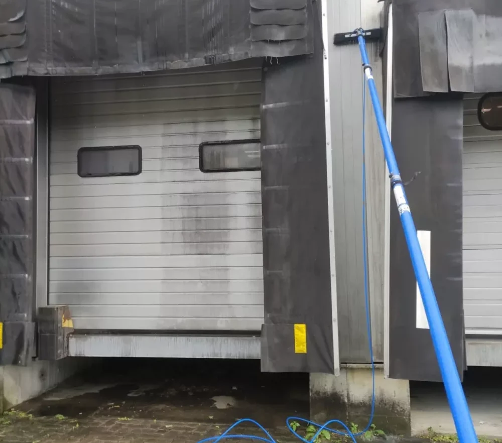 Albersdorf, Holstein Albsfelde Alkersum Almdorf Alt Bennebek Alt Duvenstedt Alt Mölln Altenhof bei Eckernförde Altenholz Altenkrempe Altenmoor Alveslohe Ammersbek Appen, Kreis Pinneberg Arkebek Arlewatt Armstedt Arnis Arpsdorf Ascheberg (Holstein) Ascheffel Aukrug Aumühle bei Hamburg Ausacker Auufer Aventoft Averlak Aasbüttel Achterwehr Achtrup Aebtissinwisch Agethorst Ahlefeld-Bistensee Ahneby Ahrensbök Ahrensburg Ahrenshöft Ahrenviöl Ahrenviölfeld Bad Bramstedt Bad Oldesloe Bad Schwartau Bad Segeberg Badendorf, Holstein Bahrenfleth Bahrenhof, Holstein Bäk bei Ratzeburg Bälau Bargenstedt Bargfeld-Stegen Bargstall Bargstedt, Holstein Bargteheide Bargum Bark bei Bad Segeberg Barkelsby Barkenholm, Holstein Barlt Barmissen Barmstedt Barnitz, Trave Barsbek Barsbüttel Basedow, Kreis Herzogtum Lauenburg Basthorst, Kreis Herzogtum Lauenburg Bebensee Behlendorf Behrendorf bei Husum Behrensdorf (Ostsee) Beidenfleth Bekdorf bei Wilster Bekmünde Belau bei Wankendorf Beldorf Bendfeld Bendorf, Holstein Bergenhusen Bergewöhrden Beringstedt Berkenthin Beschendorf Besdorf Besenthal Bevern, Holstein Bilsen Bimöhlen Bissee Blekendorf Bliestorf Blomesche Wildnis Blumenthal, Holstein Blunk Böel, Angeln Bohmstedt Böhnhusen Bokel bei Elmshorn Bokel bei Rendsburg Bokelrehm Bokholt-Hanredder Bokhorst bei Schenefeld Böklund Boksee Bollingstedt Bondelum Bönebüttel Bönningstedt Boostedt Bordelum Bordesholm Boren Borgdorf-Seedorf Borgstedt bei Rendsburg Borgsum Borgwedel Börm bei Schleswig Bornholt, Holstein Bornhöved Börnsen Borsfleth Borstel bei Neumünster Borstel-Hohenraden Borstorf Bosau Bosbüll Bösdorf bei Plön Bothkamp Bovenau Böxlund Braak bei Hamburg Braderup bei Niebüll Brammer bei Rendsburg Bramstedtlund Brande-Hörnerkirchen Brebel Bredenbek bei Rendsburg Bredstedt Breiholz Breitenberg bei Itzehoe Breitenburg Breitenfelde, Kreis Herzogtum Lauenburg Brekendorf Breklum Brickeln Brinjahe Brodersby bei Kappeln, Schlei Brodersby bei Schleswig Brodersdorf Brokdorf, Holstein Brokstedt Bröthen, Kreis Herzogtum Lauenburg Brügge, Holstein Brunsbek Brunsbüttel Brunsmark Brunstorf, Kreis Herzogtum Lauenburg Büchen, Lauenburg Buchholz, Dithmarschen Buchholz bei Ratzeburg Buchhorst, Kreis Herzogtum Lauenburg Büdelsdorf Bühnsdorf Bullenkuhlen Bünsdorf Bunsoh, Dithmarschen Burg (Dithmarschen) Busdorf bei Schleswig Busenwurth Büsum Büsumer Deichhausen Büttel, Westholst Christiansholm Christinenthal, Holstein Dagebüll Dägeling Dahme, Holstein Dahmker Daldorf Dalldorf, Kreis Herzogtum Lauenburg Damendorf Damlos Dammfleth Damp Damsdorf, Kreis Segeberg Dänischenhagen Dannau, Kreis Plön Dannewerk Dassendorf Dätgen Delingsdorf Dellstedt Delve, Holstein Dersau, Kreis Plön Diekhusen-Fahrstedt Dingen, Dithmarschen Dobersdorf, Holstein Dollerup Dollrottfeld D örnick Dörphof Dörpling Dörpstedt bei Schleswig Drage, Nordfriesland Drage bei Hohenaspe Dreggers Drelsdorf Düchelsdorf Dunsum Duvensee Eckernförde Ecklak Eddelak Eggebek Eggstedt, Holstein Ehndorf Einhaus bei Ratzeburg Eisendorf, Holstein Ekenis Elisabeth-Sophien-Koog Ellerau, Holstein Ellerbek, Kreis Pinneberg Ellerdorf Ellerhoop Ellhöft Ellingstedt Elmenhorst, Kreis Herzogtum Lauenburg Elmenhorst, Kreis Stormarn Elmshorn Elpersbüttel Elsdorf-Westermühlen Elskop Embühren Emkendorf bei Rendsburg Emmelsbüll-Horsbüll Enge-Sande Engelbrechtsche Wildnis Epenwöhrden Erfde Escheburg Esgrus Eutin HH Bereich Hamburg-Altstadt, Billbrook, Billstedt, Borgfelde, Finkenwerder, HafenCity, Hamm, Hammerbrook, Horn, Kleiner Grasbrook, Neustadt, Neuwerk (Exklave), Rothenburgsort, St. Georg, St. Pauli, Steinwerder, Veddel, Waltershof, Wilhelmsburg, Altona-Altstadt, Altona-Nord, Bahrenfeld, Blankenese, Groß Flottbek, Iserbrook, Lurup, Nienstedten, Osdorf, Othmarschen, Ottensen, Rissen, Sternschanze, Sülldorf, Andervenne, Beesten, Börger, Dersum, Dohren, Esterwegen, Fresenburg, Gersten, Handrup, Haselünne, Herzlake, Hüven, Kluse, Lahn, Lehe, Lingen, Lünne Fahrdorf Fahren, Holstein Fahrenkrug Fargau-Pratjau Fedderingen Fehmarn Felde, Holstein Feldhorst Felm Fiefbergen Fitzbek Fitzen Fleckeby Flensburg Flintbek Fockbek Föhrden-Barl Fredeburg bei Ratzeburg Fredesdorf Freienwill bei Flensburg Fresendelf Frestedt Friedrich-Wilhelm-Lübke-Koog Friedrichsgabekoog Friedrichsgraben Friedrichsholm Friedrichskoog, Dithmarschen Friedrichstadt an der Eider Fuhlendorf bei Wiemersdorf Fuhlenhagen Galmsbüll Gammelby bei Eckernförde Garding Garding, Kirchspiel Gaushorn Geesthacht Gelting, Angeln Geltorf Geschendorf Gettorf Giekau Giesensdorf bei Ratzeburg Glasau Glinde, Kreis Stormarn Glücksburg (Ostsee) Glückstadt Glüsing, Dithmarschen Gnutz Göhl Gokels Goldebek, Nordfriesland Goldelund Göldenitz bei Berkenthin Goltoft Gönnebek Goosefeld Göttin, Kreis Herzogtum Lauenburg Grabau bei Schwarzenbek Grabau, Kreis Stormarn Grambek Grande Grauel Grebin Gremersdorf, Holstein Grevenkop Grevenkrug Gribbohm Grinau Gröde, Hallig Grödersby Grömitz Grönwohld, Kreis Stormarn Groß Boden Groß Buchwald Groß Disnack Groß Grönau Groß Kummerfeld Groß Niendorf, Holstein Groß Nordende Groß Offenseth-Aspern Groß Pampau Groß Rheide Groß Rönnau Groß Sarau Groß Schenkenberg Groß Vollstedt Groß Wittensee Großbarkau Großenaspe Großenbrode Großenrade Großensee, Kreis Stormarn Großenwiehe Großhansdorf Großharrie Großsolt Grothusenkoog Grove Groven, Dithmarschen Grube, Holstein Grundhof bei Flensburg Güby Gudendorf, Holstein Gudow, Kreis Herzogtum Lauenburg Gülzow, Kreis Herzogtum Lauenburg Güster Haale Haby Hadenfeld Hagen bei Bad Bramstedt Hooge, Hallig Halstenbek, Holstein Hamberge, Holstein Hamdorf bei Rendsburg Hamfelde (Herzogtum Lauenburg) Hamfelde in Holstein (Kreis Stormarn) Hammoor bei Ahrensburg Hamwarde Hamweddel Handewitt Hanerau-Hademarschen Hardebek Harmsdorf bei Ratzeburg Harmsdorf, Holstein Harrislee Hartenholm Haselau Haseldorf Haselund Hasenkrug bei Brokstedt Hasenmoor Hasloh Hasselberg, Ostsee Haßmoor Hattstedt Hattstedtermarsch Havekost bei Schwarzenbek Havetoft Havetoftloit Hedwigenkoog Heede bei Barmstedt Heide / Holstein Heidekamp Heidgraben Heidmoor, Holstein Heidmühlen, Holstein Heikendorf Heiligenhafen, Holstein Heiligenstedten Heiligenstedtenerkamp Heilshoop Heinkenborstel Heist Helgoland Hellschen-Heringsand-Unterschaar Helmstorf bei Lütjenburg Helse Hemdingen Hemme, Holstein Hemmingstedt Hennstedt / Dithmarschen Hennstedt bei Itzehoe Henstedt-Ulzburg Heringsdorf, Holstein Herzhorn, Holstein Hetlingen Hillgroven Hingstheide Hitzhusen Hochdonn Hodorf Hoffeld bei Bordesholm Högel Högersdorf Högsdorf Hohenaspe Hohenfelde bei Kiel Hohenfelde bei Elmshorn Hohenfelde, Kreis Stormarn Hohenhorn Hohenlockstedt Hohenwestedt Hohn bei Rendsburg Höhndorf Hohwacht (Ostsee) Hoisdorf Hollenbek, Kreis Herzogtum Lauenburg Hollingstedt bei Delve Hollingstedt bei Schleswig Holm bei Süderlügum Holm, Kreis Pinneberg Holstenniendorf Holt bei Medelby Holtsee Holzbunge Holzdorf bei Eckernförde Honigsee Hornbek Hörnum (Sylt) Horst, Kreis Herzogtum Lauenburg Horst (Holstein) Horstedt bei Husum Hörsten bei Rendsburg Hörup Hövede Hude bei Husum Huje Hummelfeld Humptrup Hürup Husby bei Flensburg Hüsby Husum, Nordsee Hüttblek Hütten bei Ascheffel Idstedt Immenstedt bei Albersdorf Immenstedt, Nordfriesland Itzehoe Itzstedt Jagel bei Schleswig Jahrsdorf, Holstein Janneby Jardelund Jerrishoe Jersbek Jevenstedt Joldelund Jörl Jübek Juliusburg HH Bereich Eidelstedt, Eimsbüttel, Harvestehude, Hoheluft-West, Lokstedt, Niendorf, Rotherbaum, Schnelsen, Stellingen, Alsterdorf, Barmbek-Nord, Barmbek-Süd, Dulsberg, Eppendorf, Fuhlsbüttel, Groß Borstel, Hohenfelde, Hoheluft-Ost, Langenhorn, Ohlsdorf, Uhlenhorst, Winterhude, Bergstedt, Bramfeld, Duvenstedt, Eilbek, Farmsen-Berne, Hummelsbüttel, Jenfeld, Lemsahl-Mellingstedt, Marienthal, Poppenbüttel, Rahlstedt, Messingen, Neulehe, Oberlangen, Rastdorf, Rhede, Schapen, Spahnharrenstätte, Stavern, Sustrum, Twist, Walchum, Werpeloh, Wippingen, Bawinkel, Bockhorst, Breddenberg, Holland Niederlande Kiel Kaaks Kabelhorst Kaisborstel Kaiser-Wilhelm-Koog Kaltenkirchen, Holstein Kalübbe, Holstein Kampen (Sylt) Kankelau Kappeln, Schlei Karby, Schwansen Karlum Karolinenkoog Kasseburg bei Trittau Kasseedorf Kastorf, Holstein Katharinenheerd Kattendorf Kayhude Kellenhusen (Ostsee) Kellinghusen Kiebitzreihe Kiesby Kirchbarkau Kirchnüchel Kisdorf, Holstein Kittlitz bei Ratzeburg Klamp Klanxbüll Klappholz Klein Barkau Klein Bennebek Klein Gladebrügge Klein Nordende Klein Offenseth-Sparrieshoop Klein Pampau Klein Rheide Klein Rönnau Klein Wesenberg Klein Wittensee Klein Zecher Klempau Kletkamp Kleve, Dithmarschen Kleve bei Itzehoe Klinkrade, Kreis Herzogtum Lauenburg Klixbüll Koberg, Kreis Herzogtum Lauenburg Köhn Koldenbüttel Kolkerheide Kollmar Kollmoor bei Itzehoe Kölln-Reisiek Kollow, Kreis Herzogtum Lauenburg Königshügel Kosel bei Eckernförde Köthel (Herzogtum Lauenburg) Köthel (Stormarn) Kotzenbüll Krempdorf Krempe, Holstein Krempel, Holstein Kremperheide Krempermoor Krems II Krogaspe Krokau Kronprinzenkoog Kronsgaard Kronshagen Kronsmoor bei Westermoor Kropp bei Schleswig Kröppelshagen-Fahrendorf Krukow, Kreis Herzogtum Lauenburg Krummbek, Holstein Krummendiek Krummesse Krummwisch Krumstedt Krüzen Kuddewörde Kuden Kudensee Kühren bei Preetz Kühsen Kükels Kulpin bei Ratzeburg Kummerfeld bei Pinneberg Lübeck Labenz Laboe Ladelund Lägerdorf Lammershagen, Holstein Landrecht Landscheide bei Sankt Margarethen Langballig Langeln, Kreis Pinneberg Langeneß Langenhorn bei Husum Langenlehsten Langstedt Langwedel, Holstein Lankau Lanze, Kreis Herzogtum Lauenburg Lasbek, Kreis Stormarn Latendorf Lauenburg / Elbe Lebrade Leck Leezen, Holstein Lehe, Dithmarschen Lehmkuhlen bei Preetz Lehmrade, Holstein Lensahn Lentföhrden Lexgaard Lieth Linau Lindau bei Kiel Linden, Holstein Lindewitt List, Sylt Lockstedt, Holstein Lohbarbek Lohe-Föhrden Lohe-Rickelshof Loit Looft Loop, Holstein Loose bei Eckernförde Löptin Lottorf Löwenstedt Lüchow bei Sandesneben Luhnstedt Lunden, Holstein Lürschau Lütau Lütjenburg, Holstein Lütjenholm Lütjensee Lütjenwestedt Lutterbek Lutzhorn Maasbüll bei Flensburg Maasholm Malente Manhagen bei Lensahn Marne, Holstein Marnerdeich Martensrade Mechow bei Ratzeburg Meddewade Medelby Meezen Meggerdorf Mehlbek Meldorf (Holstein) Melsdorf Meyn Midlum, Föhr Mielkendorf Mildstedt Möhnsen Mohrkirch Molfsee Mölln, Kreis Herzogtum Lauenburg Mönkeberg Mönkhagen Mönkloh Moordiek bei Westermoor Moorhusen bei Wilster Moorrege bei Uetersen Mörel bei Hohenwestedt Mözen Mucheln Mühbrook Mühlenbarbek Mühlenrade Munkbrarup Münsterdorf Müssen, Kreis Herzogtum Lauenburg Mustin bei Ratzeburg Nahe Nebel, Amrum Negenharrie Negernbötel Nehms Nehmten Neritz bei Bad Oldesloe Nettelsee Neu Duvenstedt Neuberend Neudorf-Bornstein Neuenbrook, Holstein Neuendeich bei Uetersen Neuendorf bei Elmshorn Neuendorf-Sachsenbande Neuengörs Neuenkirchen, Dithmarschen Neufeld, Dithmarschen Neufelderkoog Neukirchen bei Niebüll Neukirchen bei Oldenburg in Holstein Neumünster, Holstein Neustadt in Holstein Neuwittenbek Neversdorf Nieblum Niebüll (Schleswig) Nieby bei Gelting, Angeln Nienborstel Nienbüttel bei Wacken Niendorf bei Berkenthin Niendorf / Stecknitz Nienwohld Niesgrau Nindorf bei Meldorf Nindorf bei Neumünster Noer Norddeich, Dithmarschen Norddorf, Amrum Norderbrarup Norderfriedrichskoog Norderheistedt Nordermeldorf Norderstapel Norderstedt Norderwöhrden Nordhackstedt Nordhastedt Nordstrand Norstedt HH Bereich Sasel, Steilshoop, Tonndorf, Volksdorf, Wandsbek, Wellingsbüttel, Wohldorf-Ohlstedt, Allermöhe, Altengamme, Bergedorf, Billwerder, Curslack, Kirchwerder, Lohbrügge, Moorfleet, Neuallermöhe, Neuengamme, Ochsenwerder, Reitbrook, Spadenland, Tatenberg, Altenwerder, Cranz, Eißendorf, Francop, Gut Moor, Harburg, Hausbruch, Heimfeld, Langenbek, Marmstorf, Moorburg, Neuenfelde, Dörpen, Emsbüren, Freren, Geeste, Groß Berßen, Haren, Heede, Hilkenbrook, Klein Berßen, Lähden, Langen, Lengerich, Lorup, Meppen, Neubörger, Niederlangen Nortorf bei Neumünster Nortorf bei Wilster Nottfeld Ostdeutschland Neumünster Niebüll Schleswig Brandenburg Mecklenburg-Vorpommern Sachsen Sachsen-Anhalt Thüringen Nusse Kiel Husum Annaburg Dithmarschen Rendsburg Tönning Schleswig Bredstedt Nordfriesland Hamburg Scheessel Mecklenburg Nübbel bei Rendsburg Nübel bei Schleswig Nusse Nutteln, Holstein Nützen Ockholm Odderade Oelixdorf Oering, Holstein Oersberg Oersdorf bei Neumünster Oeschebüttel Oesterdeichstrich Oesterwurth Oevenum Oeversee Offenbüttel Oldenborstel Oldenburg in Holstein Oldenbüttel bei Hanerau-Hademarschen Oldendorf, Holstein Oldenhütten Oldenswort Oldersbek Olderup Oldsum Osdorf bei Kiel Ostenfeld (Husum) Ostenfeld (Rendsburg) Oster-Ohrstedt Osterby bei Eckernförde Osterby bei Medelby Osterhever Osterhorn Osterrade, Dithmarschen Osterrönfeld Osterstedt Ostrohe Oststeinbek Ottenbüttel Ottendorf bei Kiel Owschlag Padenstedt Pahlen Panker Panten Passade Peissen, Holstein Pellworm Pinneberg Plön / Holstein Pogeez Poggensee bei Nusse Pohnsdorf bei Preetz Pölitz, Kreis Stormarn Pommerby bei Gelting, Angeln Poppenbüll Pöschendorf Postfeld Poyenberg Prasdorf Preetz, Holstein Prinzenmoor Prisdorf Probsteierhagen Pronstorf Puls Quarnbek Quarnstedt bei Wrist Quern Quickborn, Dithmarschen Quickborn, Kreis Pinneberg Raa-Besenbek Rabel Rabenholz bei Gelting, Angeln Rabenkirchen-Faulück Rade bei Fitzbek Rade bei Hohenwestedt Rade bei Rendsburg Ramhusen Ramstedt, Nordfriesland Rantrum bei Husum Rantzau Rastorf, Holstein Ratekau Rathjensdorf Ratzeburg Rausdorf, Kreis Stormarn Reesdorf bei Kiel Reher, Holstein Rehhorst, Holstein Rehm-Flehde-Bargen Reinbek Reinfeld (Holstein) Reinsbüttel Rellingen Remmels Rendsburg Rendswühren Rethwisch bei Lägerdorf Rethwisch, Kreis Stormarn Reußenköge Rickert Rickling Riepsdorf Rieseby Ringsberg Risum-Lindholm Ritzerau Rodenäs Rodenbek bei Kiel Rohlstorf, Holstein Römnitz Rondeshagen Rosdorf, Holstein Roseburg Rüde bei Satrup Rügge Ruhwinkel Rumohr Rümpel Sahms Salem bei Ratzeburg Sandesneben Sankt Annen, Dithmarschen Sankt Margarethen Sankt Michaelisdonn Sankt Peter-Ording Sarlhusen Sarzbüttel Satrup Saustrup Schaalby Schacht-Audorf Schackendorf bei Bad Segeberg Schafflund Schafstedt, Dithmarschen Schalkholz Scharbeutz Schashagen Scheggerott Schellhorn bei Preetz Schenefeld bei Hamburg Schenefeld, Mittelholstein Schieren bei Bad Segeberg Schierensee, Holstein Schillsdorf Schinkel bei Gettorf Schiphorst Schlesen Schleswig Schlichting, Dithmarschen Schlotfeld Schmalensee Schmalfeld, Holstein Schmalstede Schmedeswurth Schmilau Schnakenbek Schnarup-Thumby Schönbek, Holstein Schönberg (Kreis Herzogtum Lauenburg) Schönberg (Holstein) Schönhorst, Holstein Schönkirchen, Holstein Schönwalde am Bungsberg Schretstaken Schrum, Dithmarschen Schuby bei Schleswig Schulendorf, Lauenburg Schülldorf Schülp, Dithmarschen Schülp bei Nortorf Schülp bei Rendsburg Schürensöhlen Schwabstedt Schwartbuck Schwarzenbek Schwedeneck Schwentinental Schwesing Schwissel Seedorf, Kreis Herzogtum Lauenburg Seedorf bei Bad Segeberg Seefeld bei Hanerau-Hademarschen Seester Seestermühe Seeth bei Husum Seeth-Ekholt Sehestedt, Eider Selent, Holstein Selk Seth, Holstein Siebenbäumen Siebeneichen, Kreis Herzogtum Lauenburg Siek, Kreis Stormarn Sierksdorf Sierksrade Sievershütten Sieverstedt Siezbüttel Silberstedt Silzen Simonsberg bei Husum Sirksfelde Sollerup Sollwitt Sommerland Sönnebüll Sophienhamm Sören Sörup Sprakebüll Stadum Stafstedt bei Rendsburg Stakendorf Stangheck Stapelfeld, Bezirk Hamburg Stedesand Steenfeld Stein bei Laboe Steinberg bei Flensburg Steinbergkirche Steinburg, Kreis Stormarn Steinfeld bei Schleswig Steinhorst, Kreis Herzogtum Lauenburg Stelle-Wittenwurth Sterley Sterup Stipsdorf Stockelsdorf Stocksee HH Bereich Neugraben-Fischbek, Neuland, Rönneburg, Sinstorf, Wilstorf, Brunswik, Düsternbrook, Ellerbek, Elmschenhagen, Gaarden, Hammer, Hassee, Hasseldieksdamm, Holtenau, Kronsburg, Kroog, Meimersdorf, Mettenhof, Mitte, Moorsee, Neumühlen-Dietrichsdorf, Oppendorf, Pries-Friedrichsort, Ravensberg, Rönne, Russee, Schilksee, Schreventeich, Steenbek-Projensdorf, Suchsdorf, Vieburg,Papenburg, Renkenberge, Salzbergen, Sögel, Spelle, Surwold, Thuine, Vrees, Werlte, Wettrup Stolk Stolpe bei Neumünster Stoltebüll Stoltenberg Stördorf Störkathen Strande, Holstein Strübbel Struckum Strukdorf Struvenhütten Struxdorf Stubben bei Bad Oldesloe Stuvenborn Süderau Süderbrarup Süderdeich, Dithmarschen Süderdorf Süderende auf Föhr Süderfahrenstedt Süderhackstedt Süderhastedt, Holstein Süderheistedt Süderhöft Süderlügum Südermarsch bei Husum Süderstapel Sülfeld Süsel Sylt Taarstedt Tackesdorf Talkau Tangstedt, Kreis Pinneberg Tangstedt, Kreis Stormarn Tappendorf Tarbek Tarp Tasdorf Tastrup bei Flensburg Tating, Eiderstedt Techelsdorf Tellingstedt Tensbüttel-Röst Tensfeld Tetenbüll Tetenhusen Thaden Thumby, Schwansen Tielen bei Erfde Tielenhemme Timmaspe Timmendorfer Strand Tinningstedt Todenbüttel Todendorf, Kreis Stormarn Todesfelde Tolk Tönning (Nordseebad) Tornesch Tramm, Kreis Herzogtum Lauenburg Trappenkamp Travenbrück Travenhorst Traventhal Treia bei Schleswig Tremsbüttel Trennewurth Trittau Tröndel Tümlauer Koog Tüttendorf Twedt bei Schleswig Uelvesbüll Uetersen Uelsby Ulsnis Uphusum bei Süderlügum Utersum Vaale, Holstein Vaalermoor Viöl Vollerwiek Vollstedt Volsemenhusen Waabs Wacken Wagersrott Wahlstedt Wahlstorf bei Preetz Wakendorf I Wakendorf bei Henstedt-Ulzburg Walksfelde Wallen, Holstein Wallsbüll bei Flensburg Wanderup Wangelau Wangels Wankendorf Wapelfeld Warder bei Neumünster Warnau bei Nettelsee Warringholz Warwerort Wasbek Wattenbek Weddelbrook Weddingstedt Wedel Weede Wees Weesby Welmbüttel Welt Wendtorf Wennbüttel Wenningstedt (Sylt) Wensin Wentorf (Amt Sandesneben) Wentorf bei Hamburg Wesenberg, Holstein Wesselburen Wesselburener Deichhausen Wesselburenerkoog Wesseln, Dithmarschen Westensee Wester-Ohrstedt Westerau, Holstein Westerborstel Westerdeichstrich Westerhever Westerholz bei Langballig Westerhorn Westermoor, Holstein Westerrade Westerrönfeld Westre Wewelsfleth Wiedenborstel Wiemersdorf Wiemerstedt Wiershop Willenscharen Wilster Windbergen Windeby Winnemark Winnert bei Husum Winseldorf Winsen bei Neumünster Wisch, Nordfriesland Wisch bei Kiel Witsum Wittbek bei Husum Wittdün, Amrum Wittenbergen bei Kellinghusen Wittenborn, Kreis Segeberg Wittmoldt Witzeeze Witzhave Witzwort Wobbenbüll Wohlde bei Schleswig Wohltorf Wöhrden, Dithmarschen Wolmersdorf Woltersdorf, Kreis Herzogtum Lauenburg Worth bei Geesthacht Wrist Wrixum Wrohm, Dithmarschen Wulfsmoor Wyk auf Föhr Zarpen Ziethen Andervenne, Beesten, Börger, Dersum, Dohren, Esterwegen, Fresenburg, Gersten, Handrup, Haselünne, Herzlake, Hüven, Kluse, Lahn, Lehe, Lingen, Lünne, Messingen, Neulehe, Oberlangen, Rastdorf, Rhede, Schapen, Spahnharrenstätte, Stavern, Sustrum, Twist, Walchum, Werpeloh, Wippingen, Bawinkel, Bockhorst, Breddenberg, Dörpen, Emsbüren, Freren, Geeste, Groß Berßen, Haren, Heede, Hilkenbrook, Klein Berßen, Lähden, Langen, Lengerich, Lorup, Meppen, Neubörger, Niederlangen, Papenburg, Renkenberge, Salzbergen, Sögel, Spelle, Surwold, Thuine, Vrees, Werlte, Wettrup, Neuallermöhe, Neuengamme, Ochsenwerder, Reitbrook, Spadenland, Tatenberg, Altenwerder, Cranz, Eißendorf Fassadenreinigung